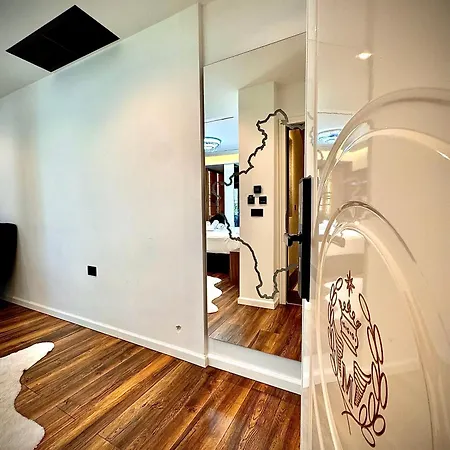 Empire Of Martin 호텔 4*