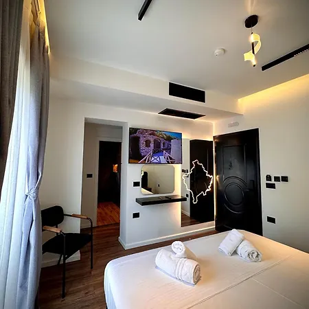 Empire Of Martin ホテル ジロカストラ