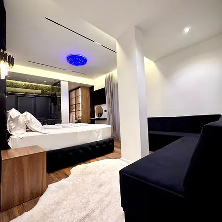 ホテル Empire Of Martin ジロカストラ